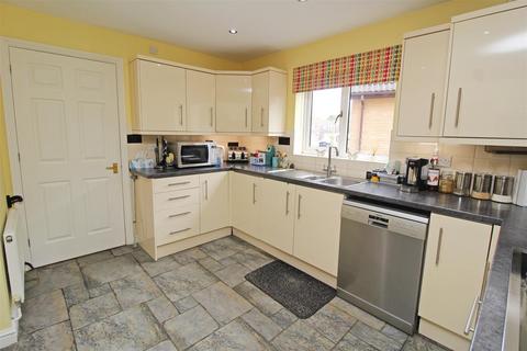 3 Elmfield Close, Potterspury, Towcester, NN12 7PE