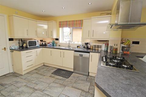3 Elmfield Close, Potterspury, Towcester, NN12 7PE