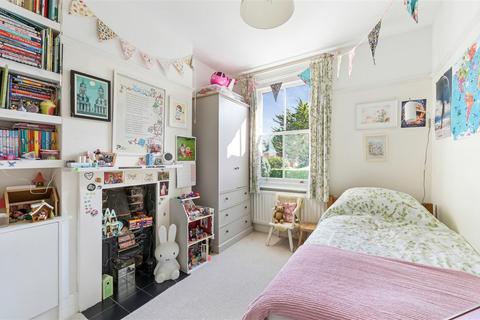 4 Laburnum Road, Epsom, KT18 5DT