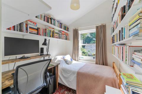 4 Laburnum Road, Epsom, KT18 5DT