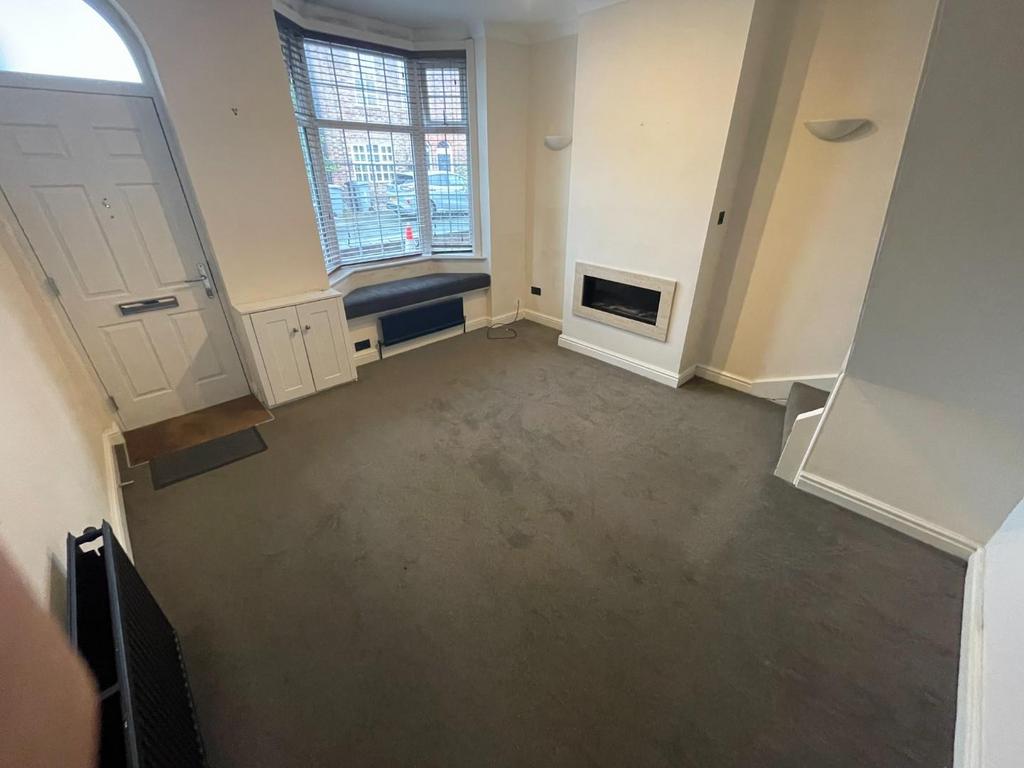 Byrom Street, Altrincham 2 bed terraced house £1,150 pcm (£265 pw)