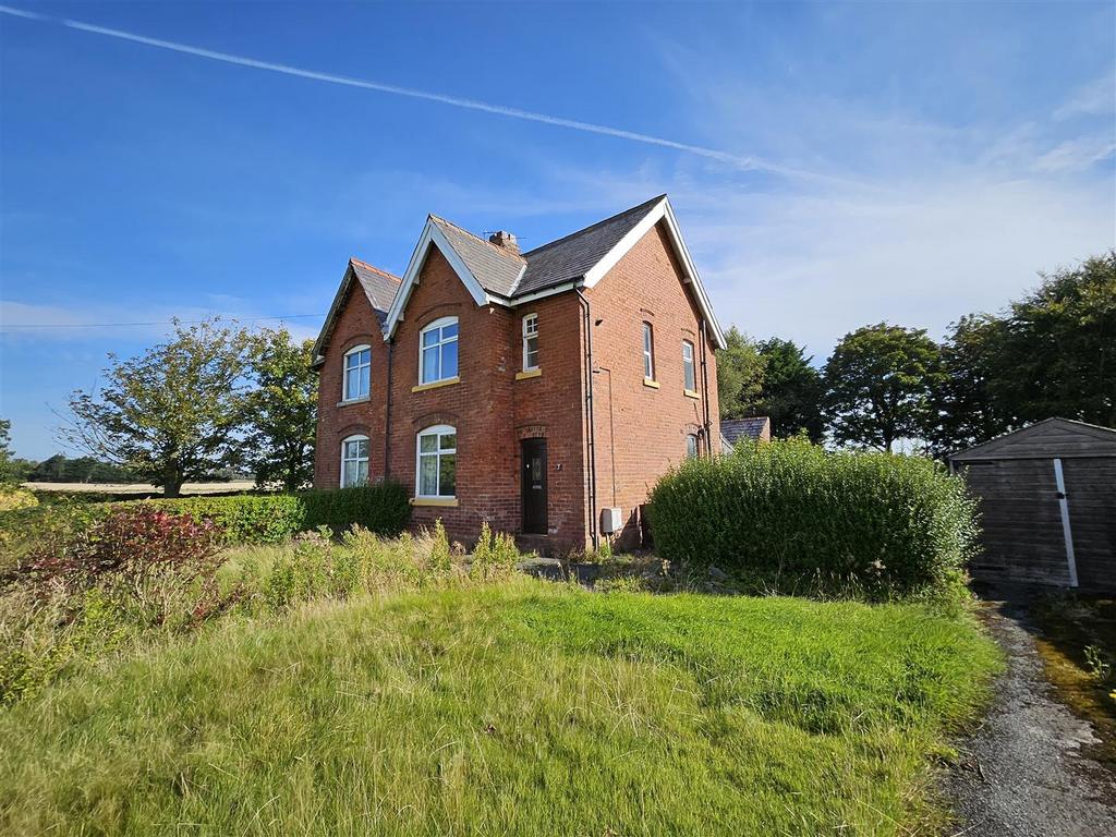 Birks Cottages, Ballam Road, Lytham 2 bed semidetached house for sale