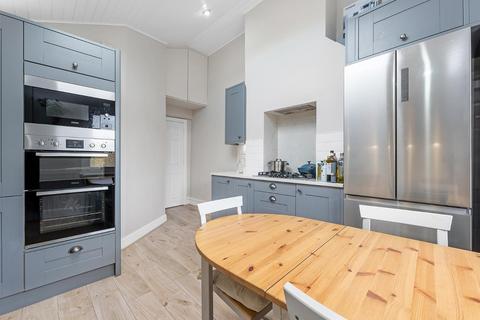 2 bedroom flat for sale, Stockwell Avenue, SW9