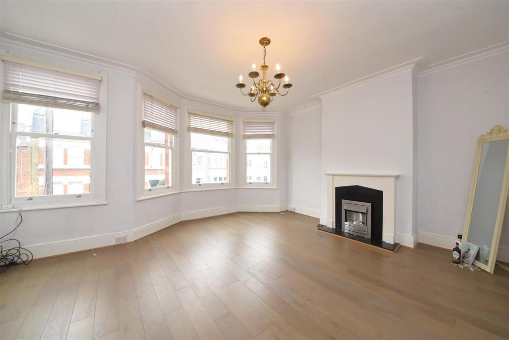 Durham Road, East Finchley, N2 2 bed flat £660,000