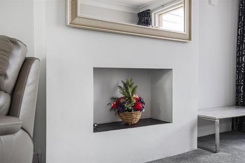 4 bedroom semi-detached house for sale - Willow Walk, London