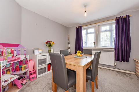 14 Baynard Close, Basingstoke, RG21 5LP