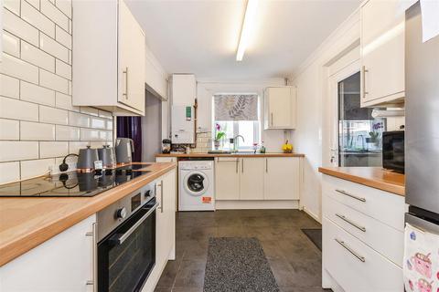 14 Baynard Close, Basingstoke, RG21 5LP