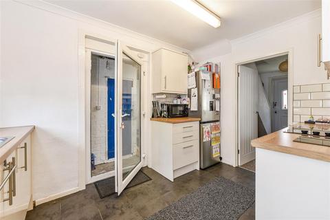 14 Baynard Close, Basingstoke, RG21 5LP