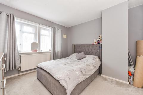 14 Baynard Close, Basingstoke, RG21 5LP