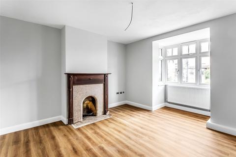 11 Cleardene, Dorking, RH4 2BY