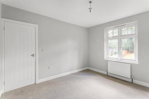 11 Cleardene, Dorking, RH4 2BY