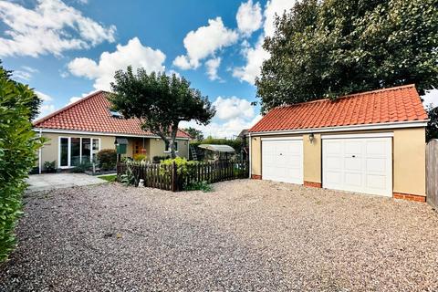 4 bedroom detached bungalow for sale, Low Street, South Milford, Leeds