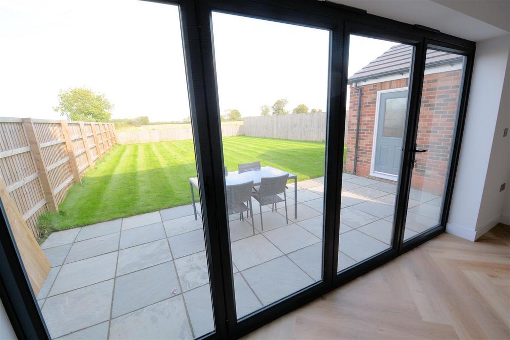 Bi fold doors to the garden.jpg
