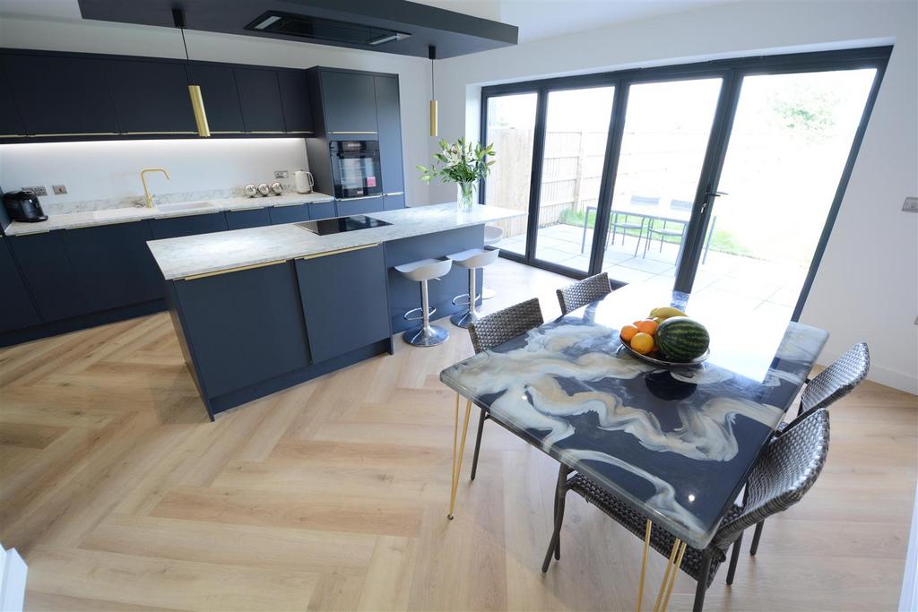Kitchen/Diner/Family Room