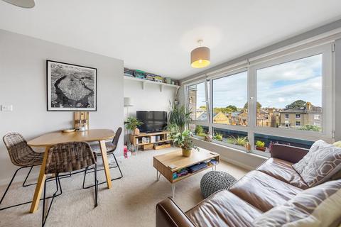 1 bedroom flat to rent, Effra Parade, SW2