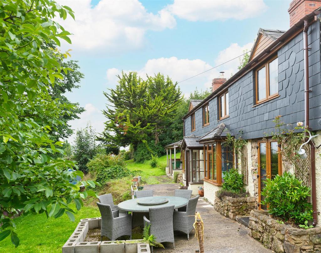 Vron Vedw Lane, Pant, Oswestry 3 bed country house for sale £385,000