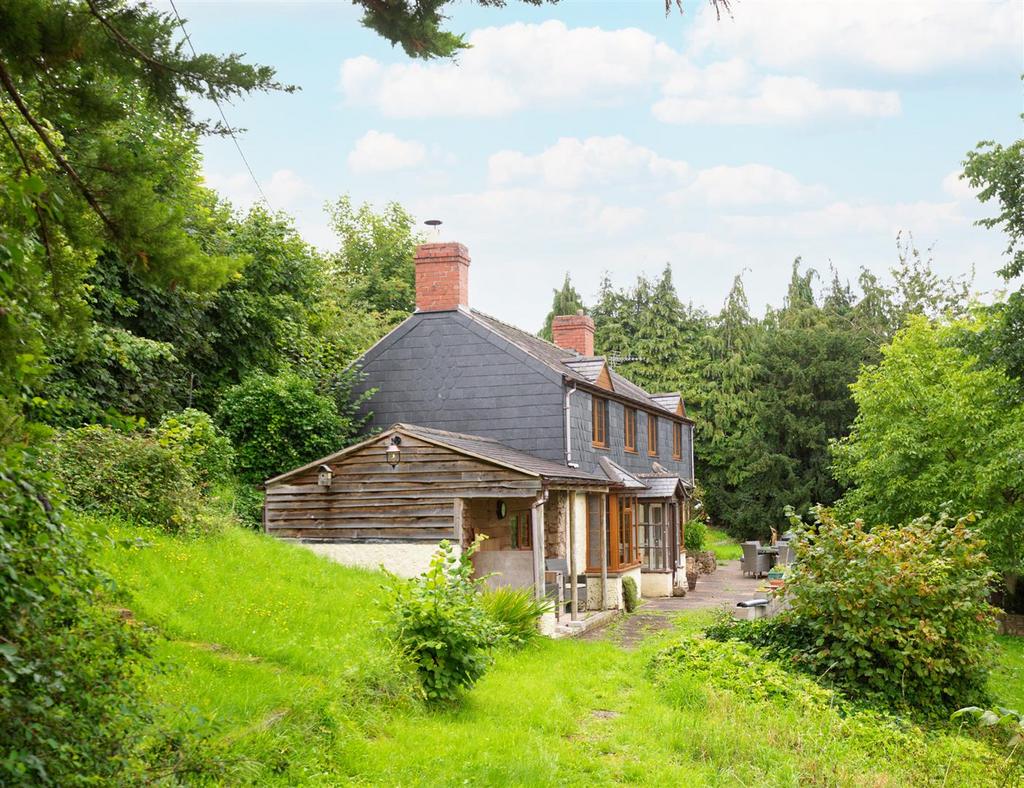 Vron Vedw Lane, Pant, Oswestry 3 bed country house for sale £375,000