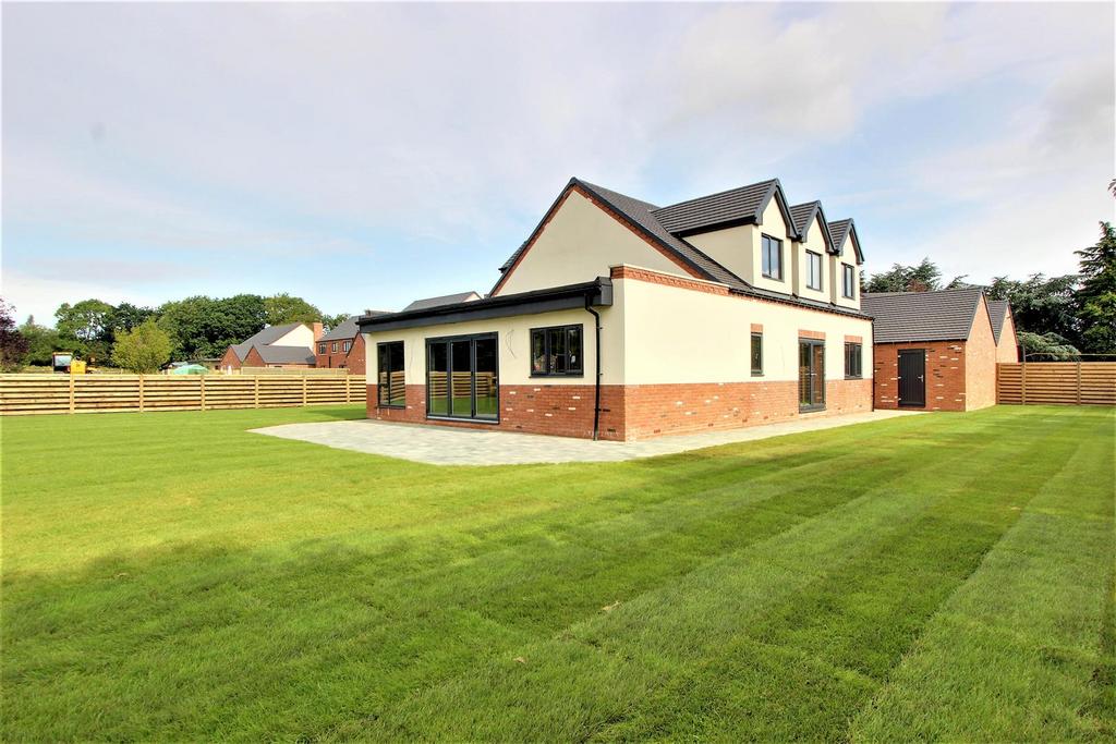 Mansfield Road, Chesterfield S41 6 bed detached bungalow for sale £