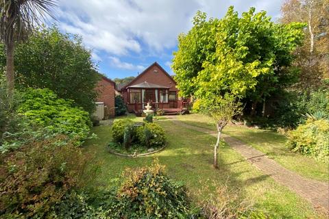 2 bedroom detached bungalow for sale - Mayfield Avenue, Formby, Liverpool, L37