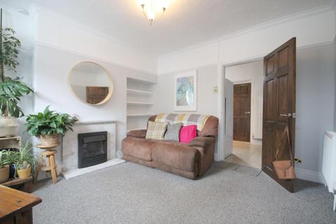 2 bedroom terraced house for sale - Regent Avenue, Harrogate, HG1 4BD