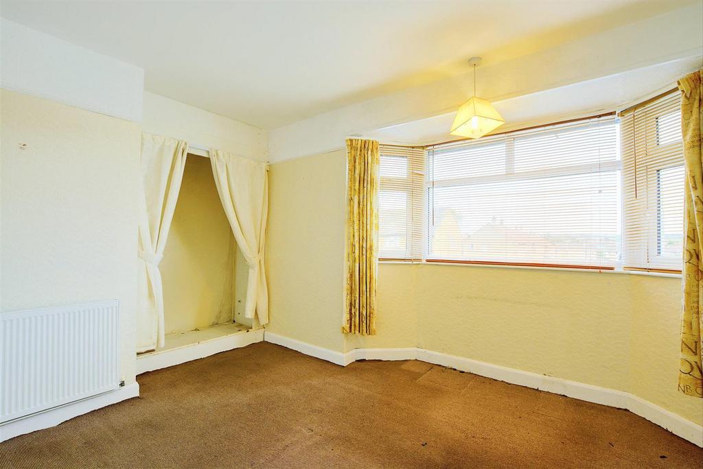 Bedroom 1.jpg