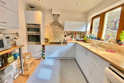 9 Deer Hill Close, Marsden, Huddersfield, HD7 6LG