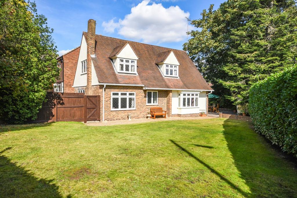 Hall Lane, Shenfield, Brentwood, CM15 4 bed detached house for sale £