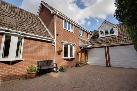 4 bedroom detached house for sale, The Redwoods, Willerby