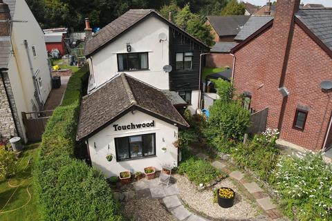 4 bedroom detached house for sale, Woodland Road, Coleford