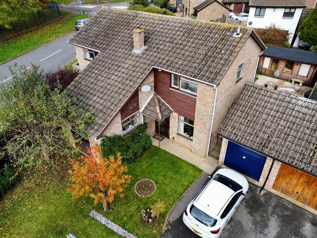 Millbank, Ecton Brook, Northampton NN3 4 bed detached house for sale