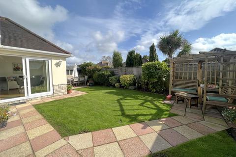 2 bedroom detached bungalow for sale - Jacqueline Road, Parkstone , Poole, BH12