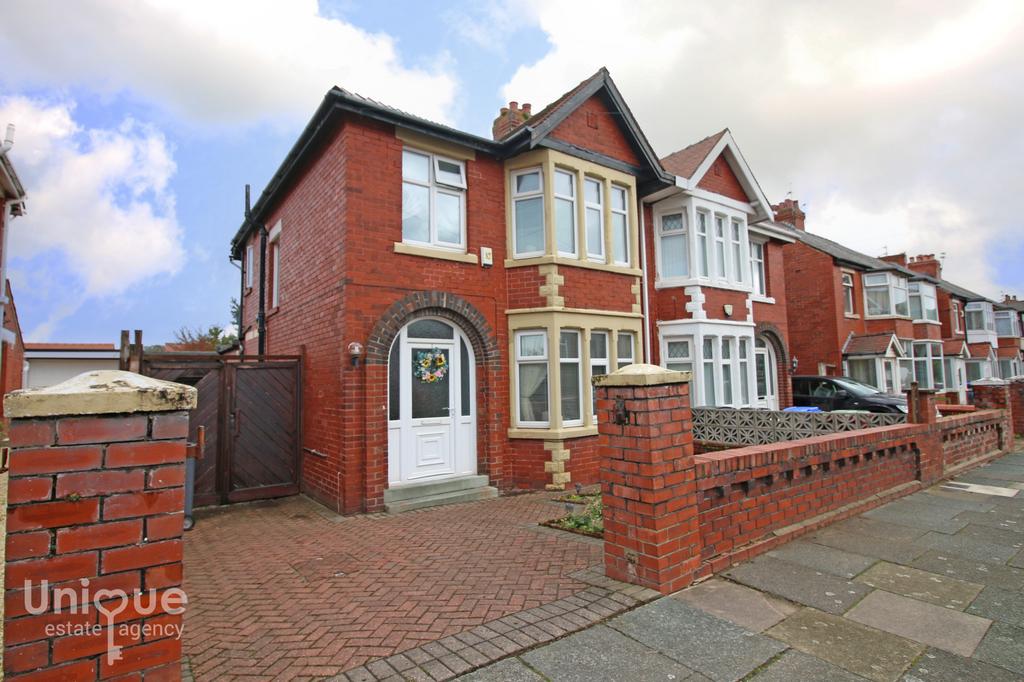 Ascot Road, Blackpool, FY3 3 bed semidetached house for sale £135,000