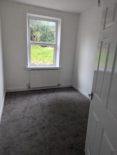 3 bedroom flat to rent, Broadstone Avenue, Middle, Port Glasgow, PA14