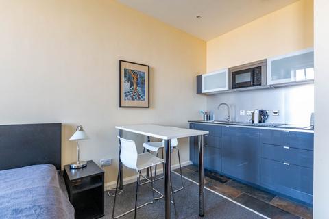 Studio to rent - 2973L – North Bank Street, Edinburgh, EH1 2LP