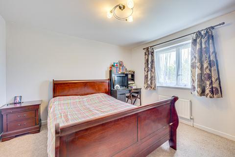 59 Denton Avenue, Westcliff-on-sea, SS0 0LA