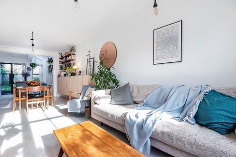 73 Stuart Road, London, SE15 3BA