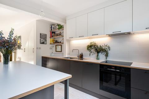 73 Stuart Road, London, SE15 3BA