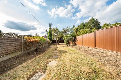 15 Woodcroft Avenue, Stanmore, HA7 3PT