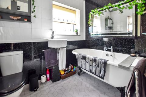 62 Barnes Road, Widnes, WA8 3LJ