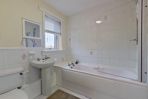 2 bedroom flat to rent, Cross Street, Dysart, Fife, KY1