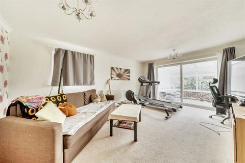 3 bedroom bungalow for sale - Gloster Drive, Nyetimber, Bognor Regis, PO21