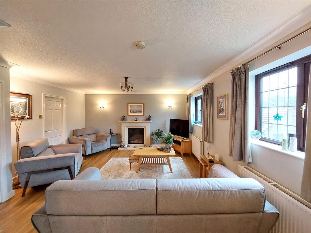 Spacious Lounge