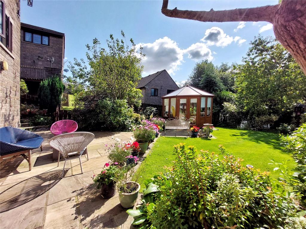 Patio &amp; Lawn Gardens