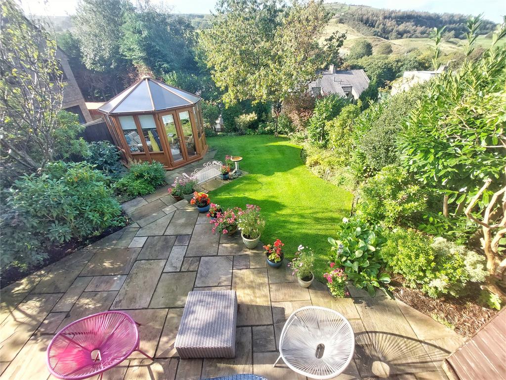 Patio &amp; Lawn Gardens