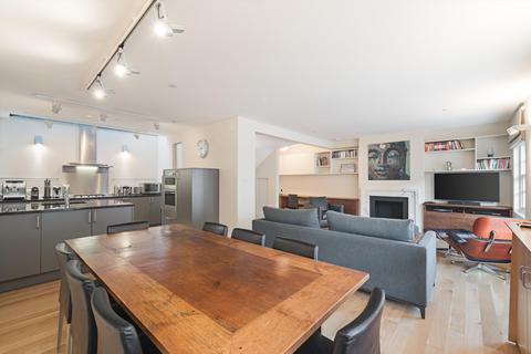 4 bedroom terraced house to rent, Ennismore Mews, Knightsbridge, London, SW7