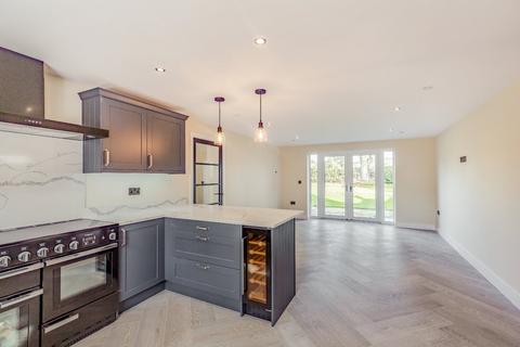 4 bedroom detached house for sale - The Willows, Old Station Yard, Pen-Y-Bont, Powys