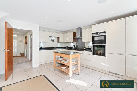 2, Cygnet Court, 4 - 6 Reigate Road, Leatherhead, KT22 8QZ