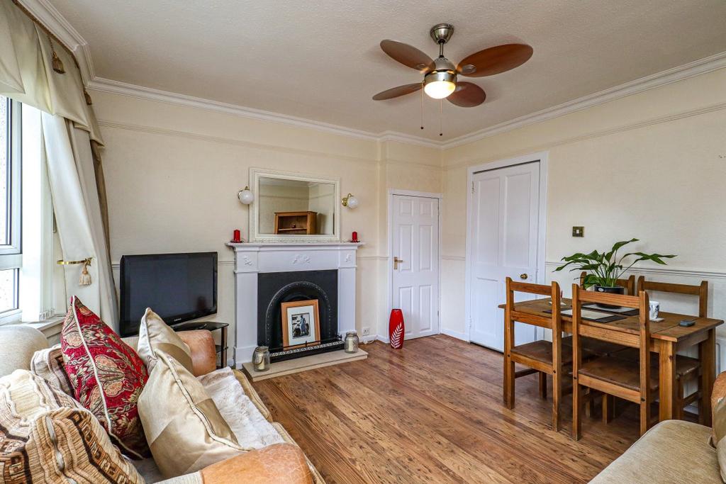 79 Netherhill Road, Paisley 2 bed flat for sale £62,500