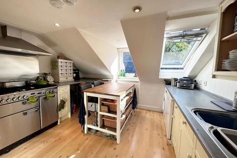 10b Bridge Street, Dunkeld, PH8 0AH