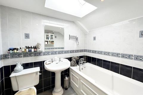10b Bridge Street, Dunkeld, PH8 0AH